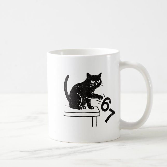 Caneca De Café Funny 6 7 Meme Cat Knocking Off 67  (Direita)