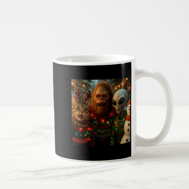 Caneca De Café Funny Christmas Cat Selfie With Bigfoot Alien Ugly (Direita)