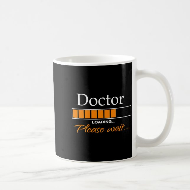 Caneca De Café Funny Doctor Loading Medical Doctor Outfit New  (Direita)