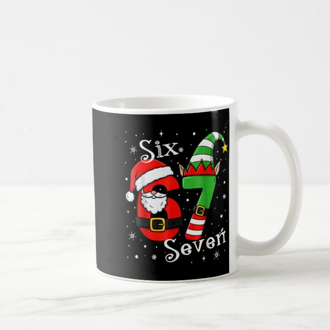Caneca De Café Funny Six Seven 67 Meme 6 7 Elf Santa Christmas Pa (Direita)