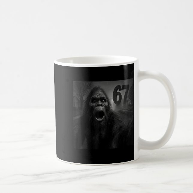 Caneca De Café Funny Six Seven 6 7 Meme Gen Z Alpha Slang Bigfoot (Direita)