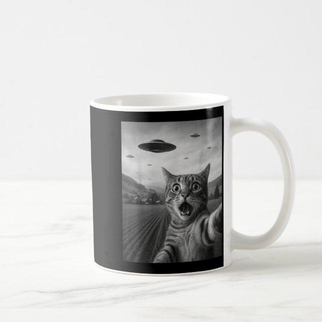 Caneca De Café Funny Surprised Ed Cat Selfie With Alien Ufo Cat U (Direita)