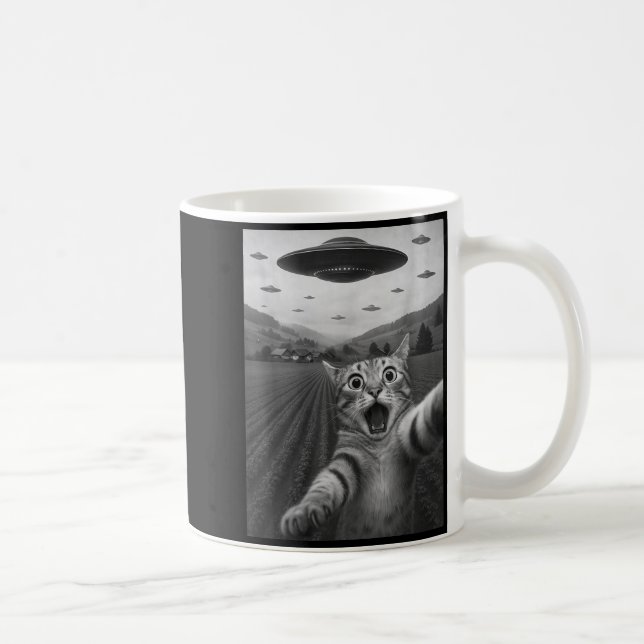 Caneca De Café Funny Surprised Ed Cat Selfie With Alien Ufo Cat U (Direita)
