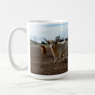 Caneca De Café Gado Solto: Roubo de Trigo por Vacas das Terras Al
