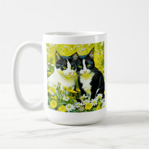 Caneca De Café Gato Adorável Personalizado em um campo de Daisies