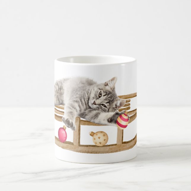 Caneca De Café Gato jogado no Natal Sleigh (Centro)