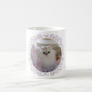 Caneca De Café Gato Persa Branco numa Cadeira Rosa
