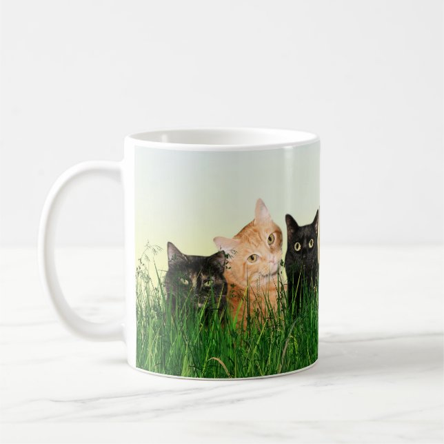 Caneca De Café Gatos do gatinho na grama (Esquerda)