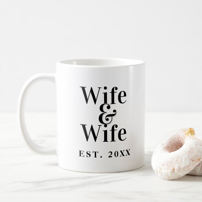 Caneca De Café Gay de Esposa e Esposa Casamento Lésbica com Data  (Com Donut)