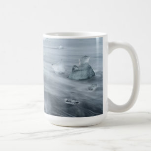 Caneca De Café Gelo e água em uma praia, Islândia