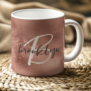 Caneca De Café Glam Rosa Dourado Monograma de Letra Moderna