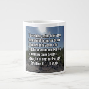 Caneca De Café Grande 1 Coríntios 11:11-12 WEBU Mug