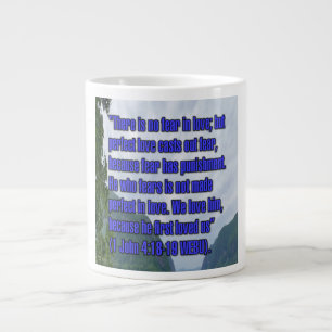 Caneca De Café Grande 1 João 4:18-19 WEBU Mug
