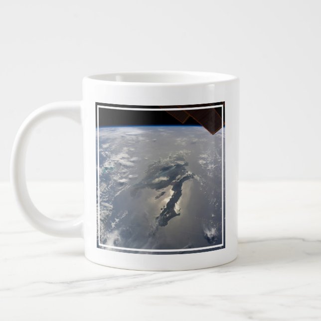 Caneca De Café Grande A Ilha De Hispaniola Com Sunglin (Esquerda)