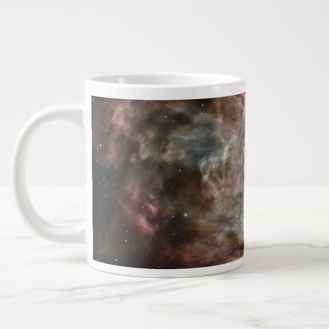 Caneca De Café Grande Agrupamento De Estrelas No Centro Da Nebulosa Da C (Esquerda)