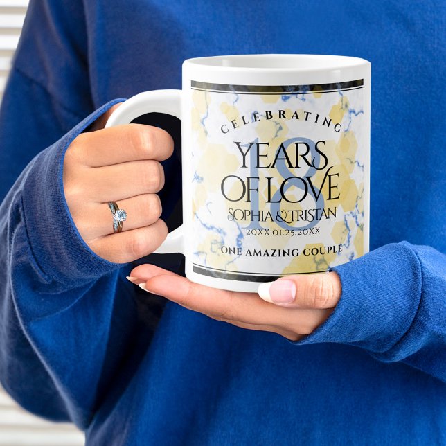 Caneca De Café Grande Aniversário de Casamento de Porcelana 18 (18th wedding anniversary jumbo mug held by woman sporting a wedding ring and blue sweatshirt.)