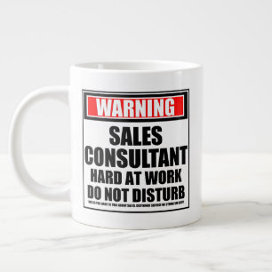 Caneca De Café Grande Aviso ao Duro do consultor de vendas no trabalho