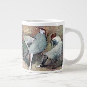 Caneca De Café Grande Bailarinas Amarrando os Seus Sapatos por Edgar Deg