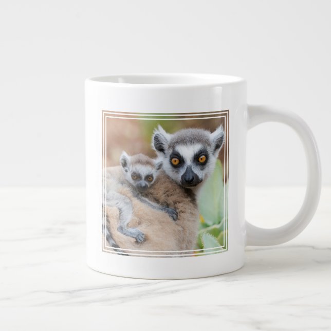 Caneca De Café Grande Bebê de lêmure de cauda anelada nas costas da mãe (Direita)