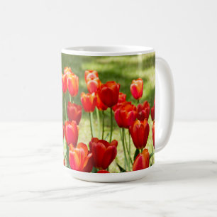 Caneca De Café Grande campo de tulipas vermelhas