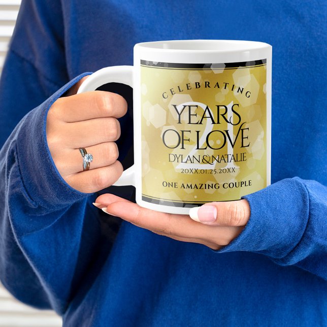 Caneca De Café Grande Celebração do Aniversário de Casamento de Brass da (21st wedding anniversary jumbo coffee mug held by woman sporting a wedding ring and blue sweatshirt.)