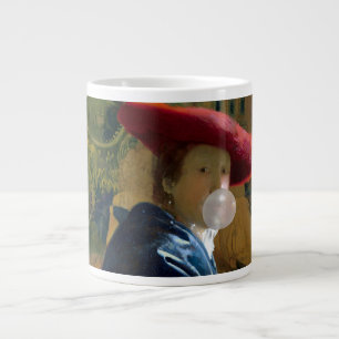 Caneca De Café Grande Chiclete Diva com um chapéu vermelho soprando uma