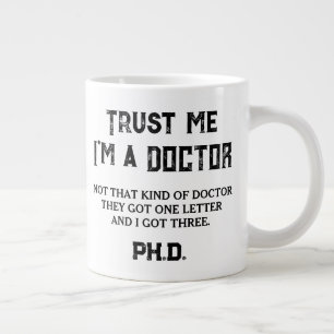 Caneca De Café Grande Citação engraçada de graduado em PHD Não é aquele