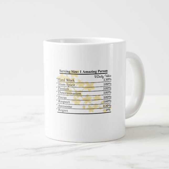 Caneca De Café Grande Daily Dose Mug – Sip Strength, Stir Spirit, Serve  (Frente Esquerda)