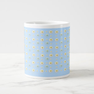 Caneca De Café Grande Daisy Pattern sobre fundo azul claro  