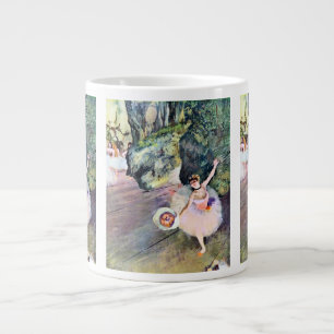 Caneca De Café Grande Dançarina com Buquê de Flores por Edgar Degas