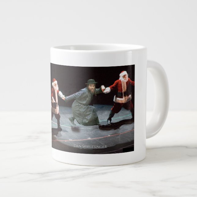 Caneca De Café Grande Dancin' Santas & Chassid (Frente Esquerda)