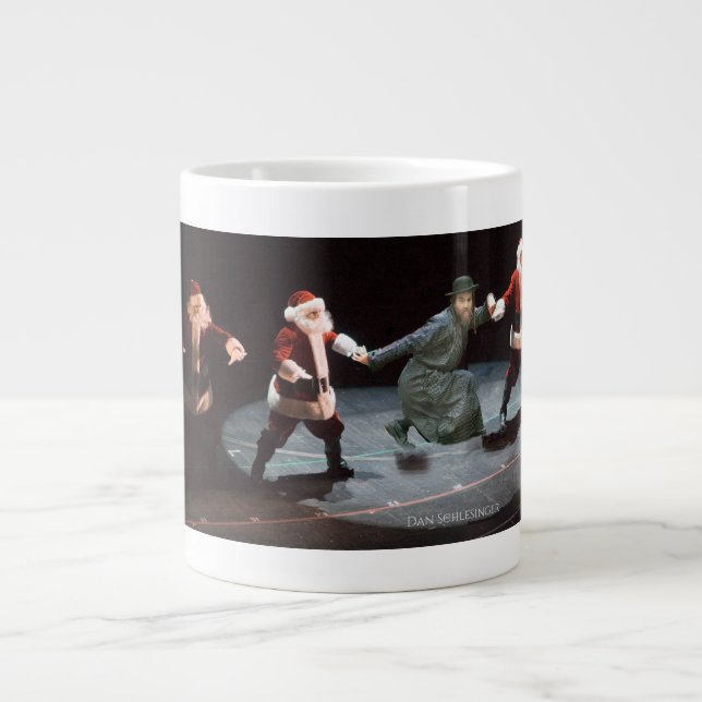 Caneca De Café Grande Dancin' Santas & Chassid (Frente)