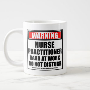 Caneca De Café Grande Duro De Enfermeiro No Trabalho