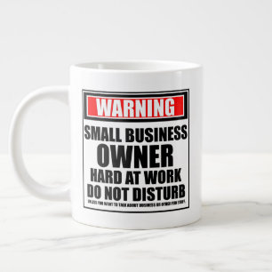 Caneca De Café Grande Duro De Proprietário De Pequenas Empresas No Trab