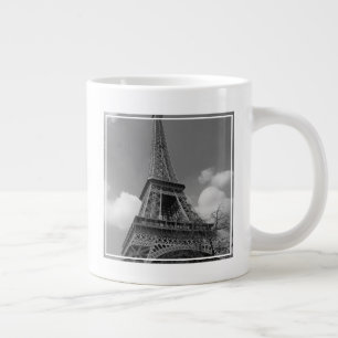 Caneca De Café Grande Eiffel Nublado em Preto e Branco, 2015