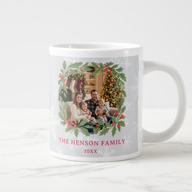 Caneca De Café Grande Elegant Holly Wreath Merry Christmas Family Photo (Direita)