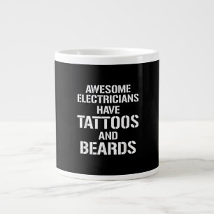 Caneca De Café Grande Elétricos Incríveis De Mens Têm Tatuagens E Barbas