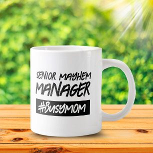 Caneca De Café Grande Engraçado Mais velho Mayhem Gerente Hashtag Busca 
