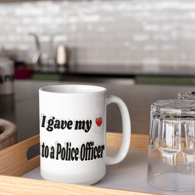 Caneca De Café Grande Eu dei meu coração a um policial (Criador carregado)