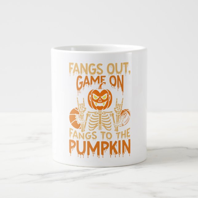Caneca De Café Grande Fangs Out Game On Pumpkin Sports Halloween (Frente)