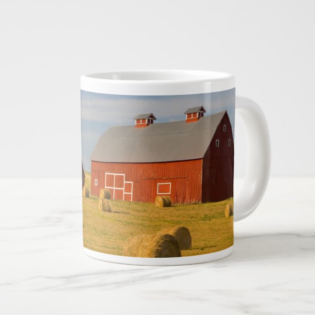 Caneca De Café Grande Fazendas | Barns Vermelhos Perto Dos Baldes De Cab (Frente Esquerda)
