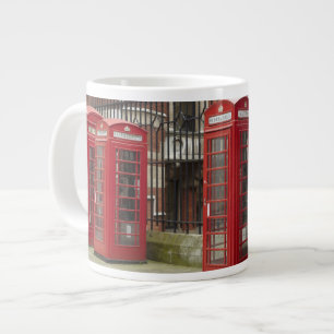Caneca De Café Grande Fila de cabines telefônicas na parte traseira do R