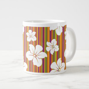 Caneca De Café Grande Flores brancas sobre fundo listrado
