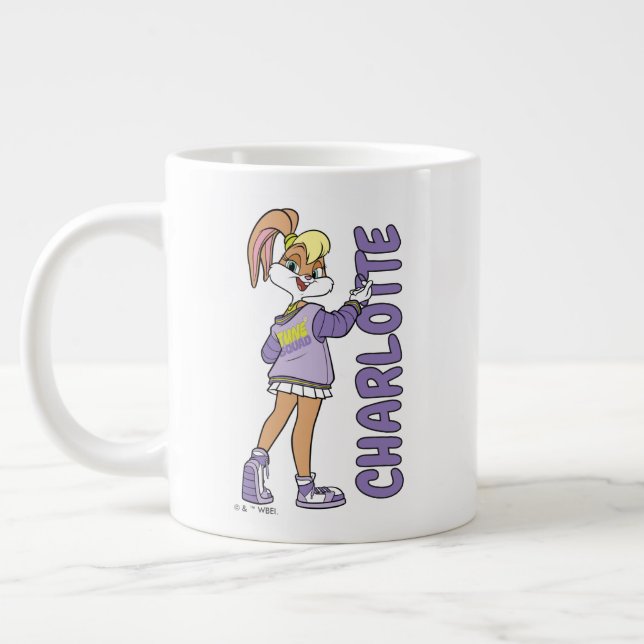 Caneca De Café Grande Lola TUNE SQUAD™ Varsity Heart (Esquerda)