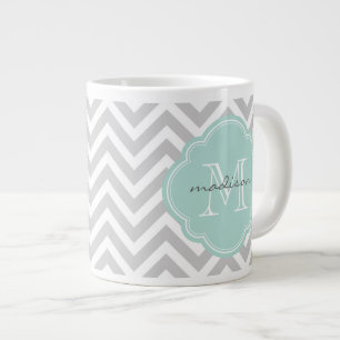 Caneca De Café Grande Monograma Personalizado de cinza e Mint Chevron