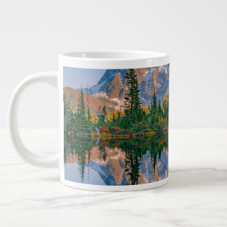 Caneca De Café Grande Monte Shuksan refletido no Lago Reflection