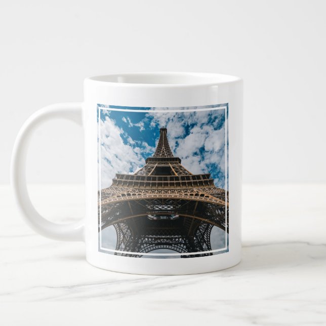 Caneca De Café Grande Monuments | Looking Up at the Eiffel Tower (Esquerda)