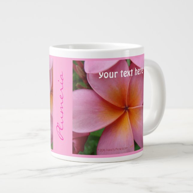 Caneca De Café Grande Nome Personalizado de Flor Tropical Plumeria Rosa  (Frente Esquerda)