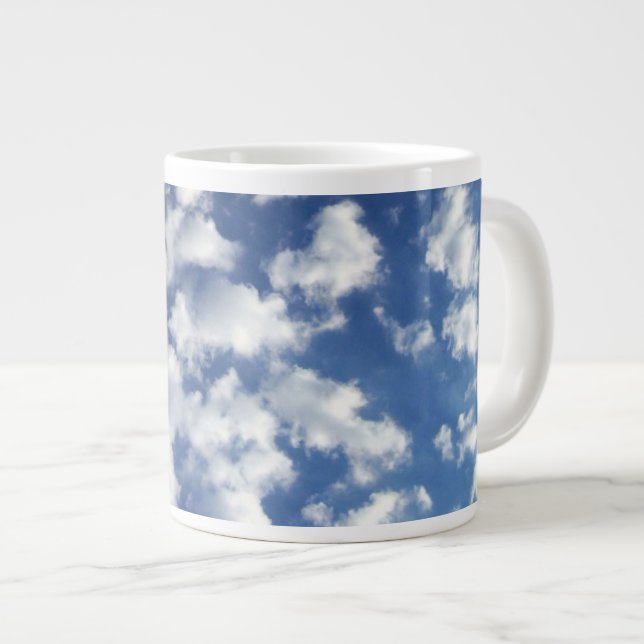 Caneca De Café Grande Nuvens Puffy No Céu Azul (Frente Esquerda)