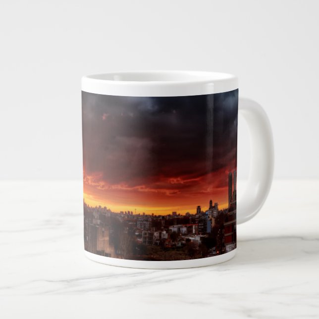 Caneca De Café Grande Nuvens, Sol E Vermelho (Frente Esquerda)
